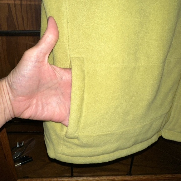 2X Lands End Green Vest.  MUST BE BUNDLED - Picture 3 of 8